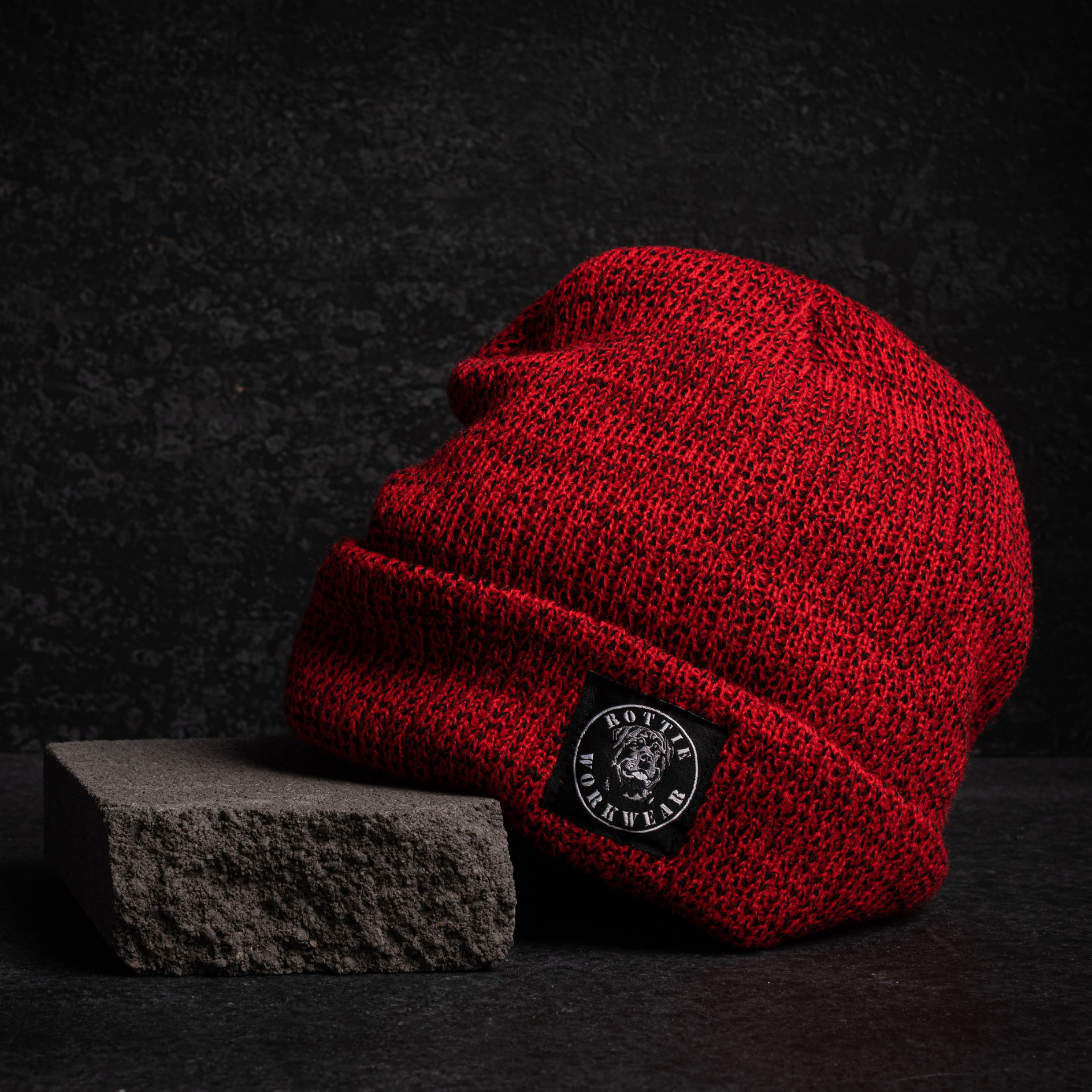 rottie workwear insulated beanie - red